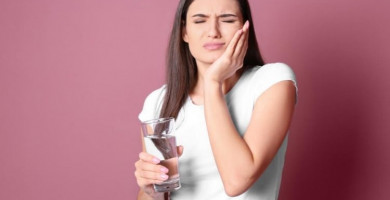 Dor de dente: o que fazer quando não posso ir ao dentista imediatamente?