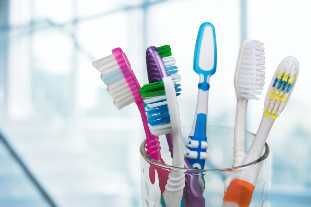 Deixe sua escova de dentes longe das bactérias em 7 passos | Blog Consulta  Ideal